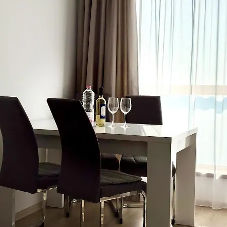 Sea View 3 Apartment *